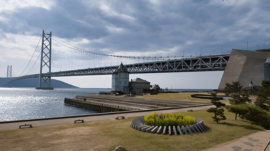 the Akashi Kaikyō Bridge